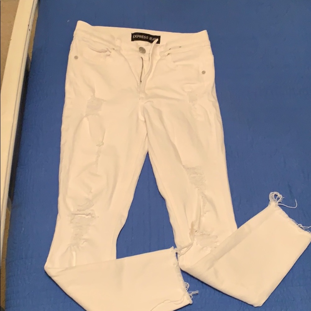 White jeans, ripped jeans, ankle length